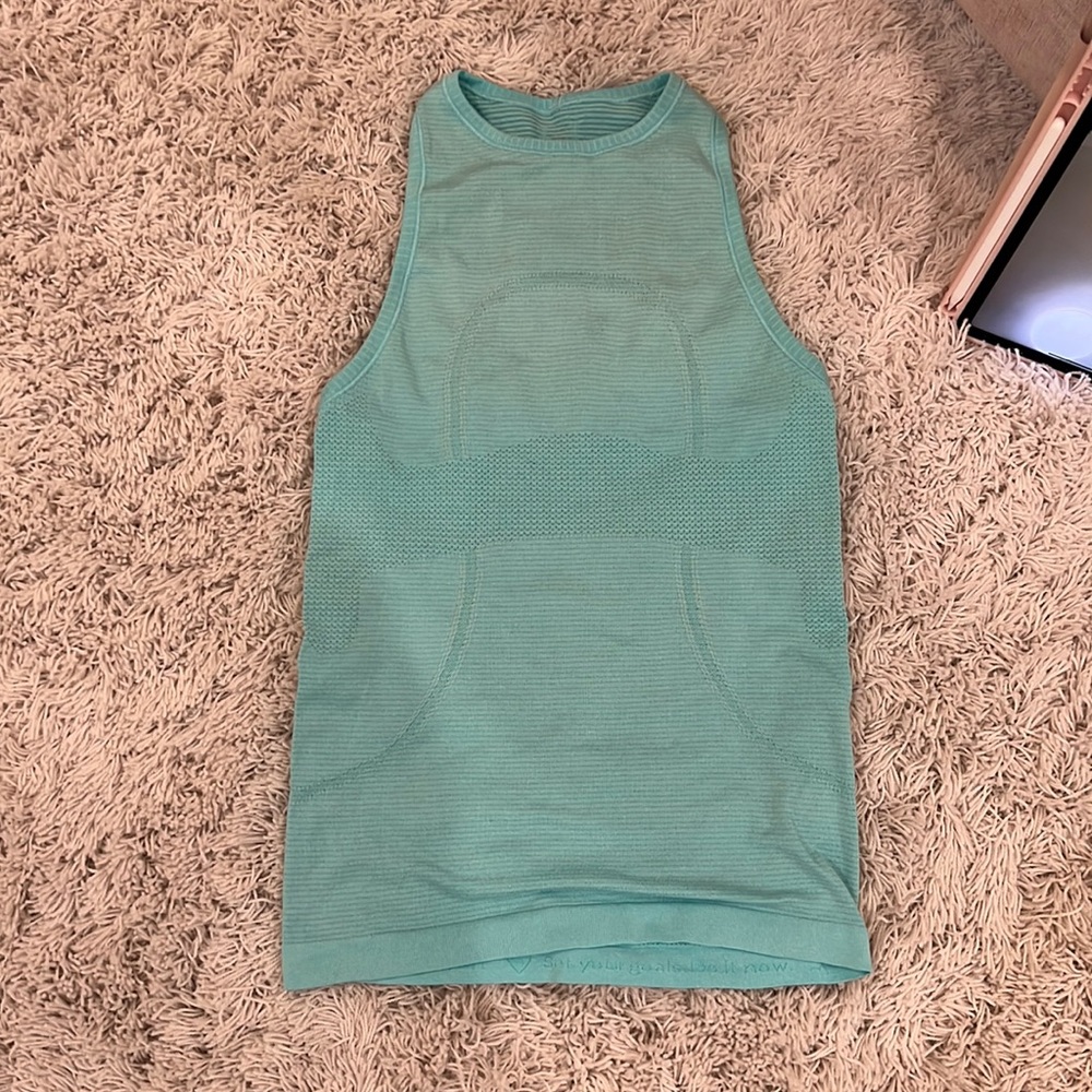 Vintage blue lululemon top